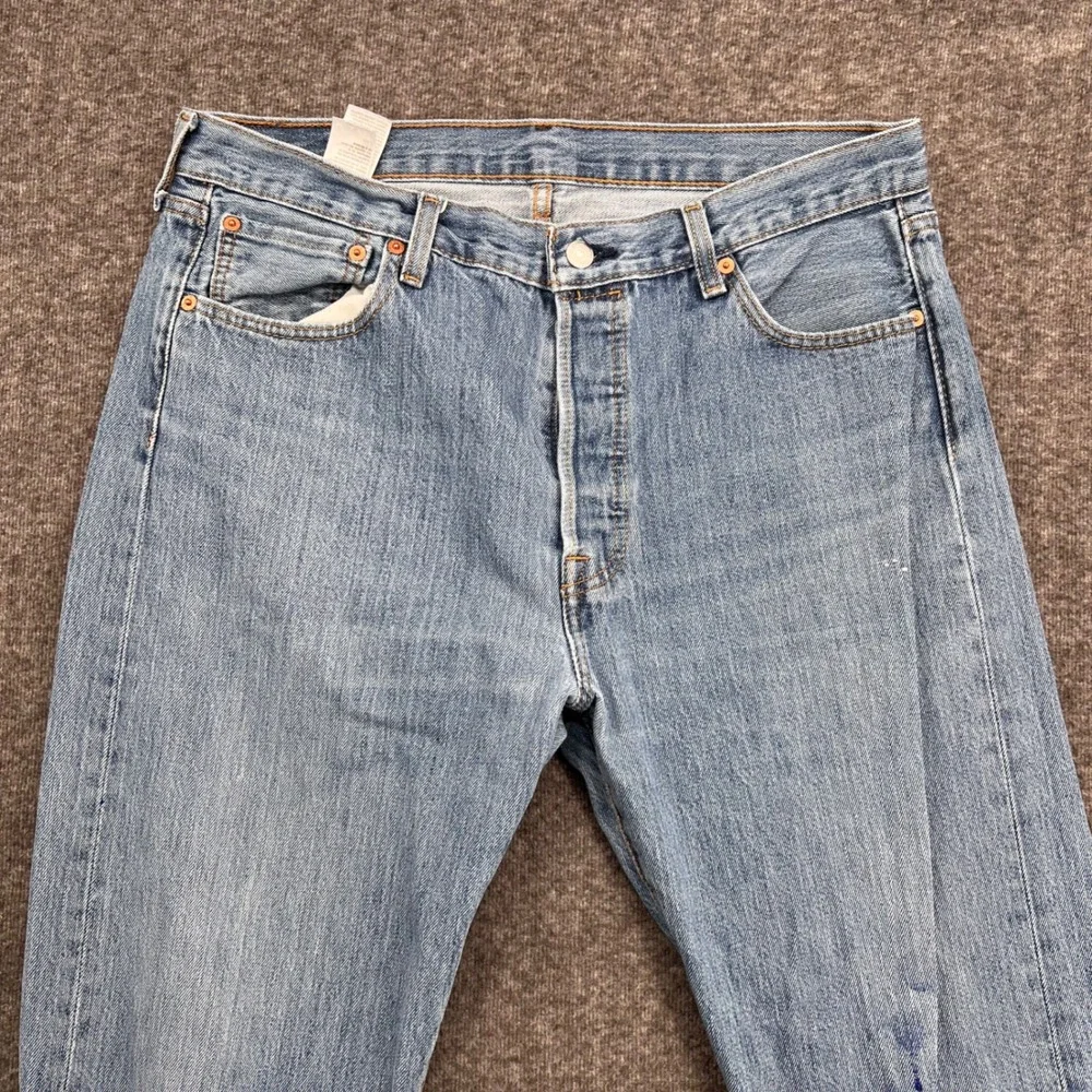 Levis 501 Original Fit Mens Light Wash Blue Straight Leg Button Fly Jeans W34